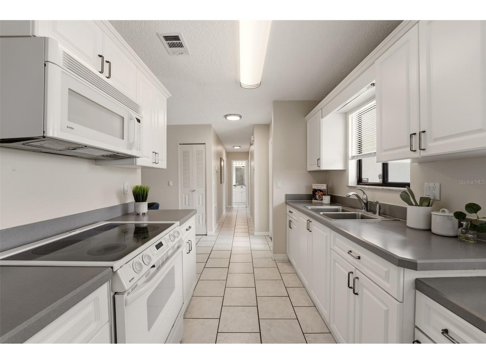 10421 Chablis Avenue Englewood FL 34224 D6145065 image9