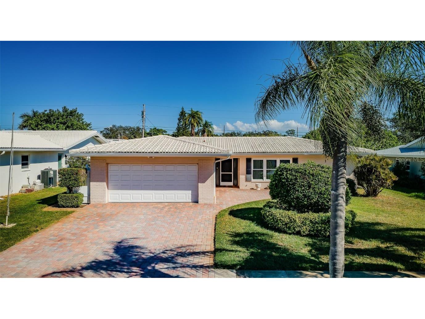 10421 Monarch Drive Largo FL 33774 - INTRACOASTAL WATERWAY U8219484 image1
