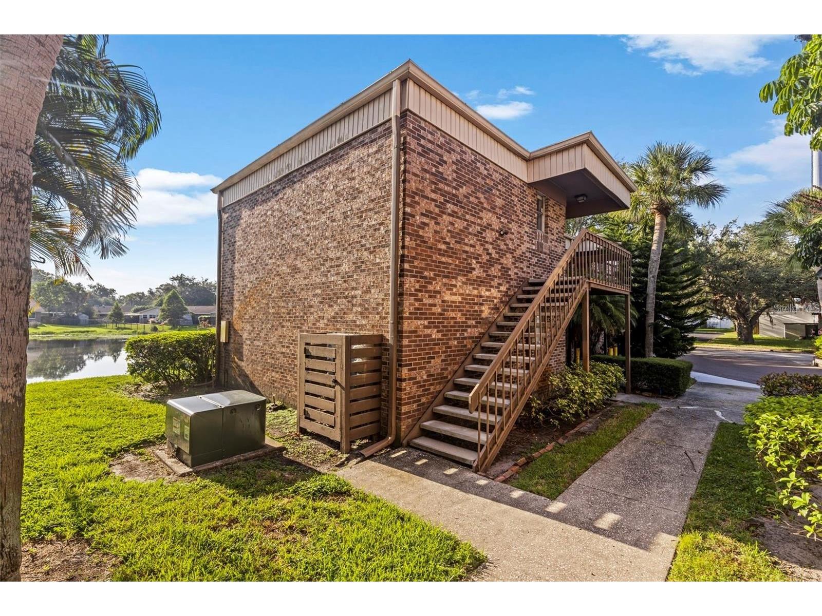 10423 Carrollbrook Circle #203 Tampa FL 33618 TB8475544 image1