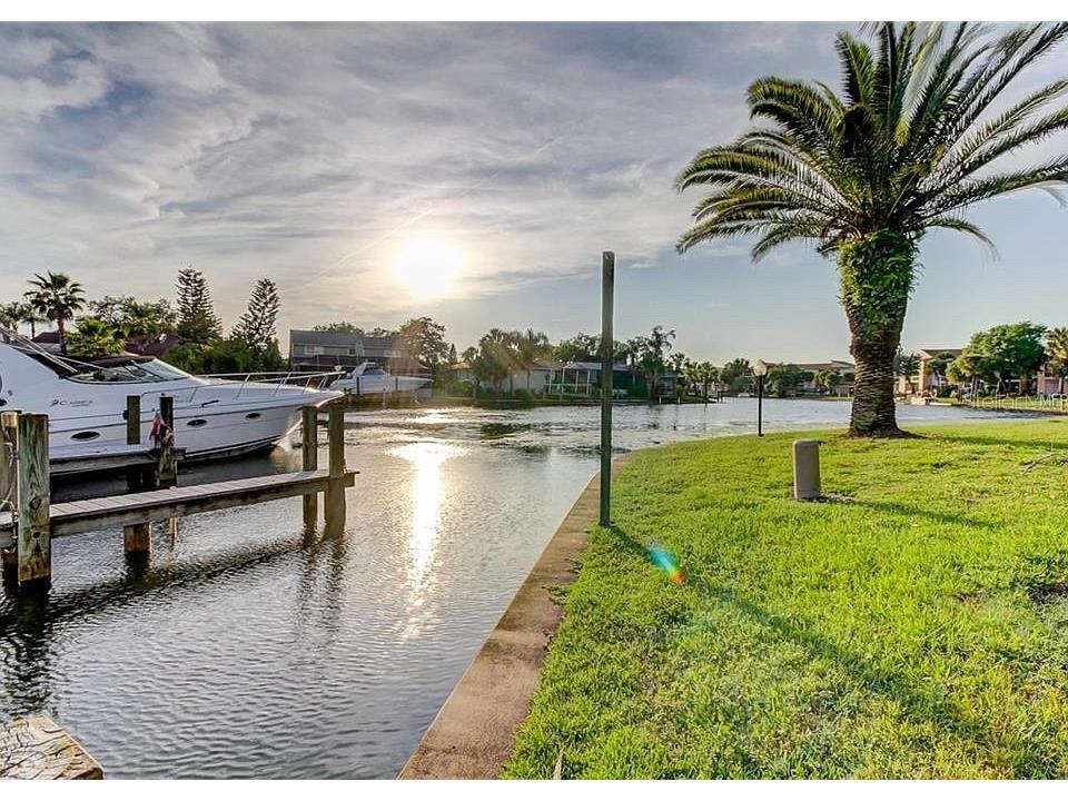 10424 Saint Tropez Place #107 Tampa FL 33615 - LAKE SUNRISE AND LAKE SUNSET T3449049 image1