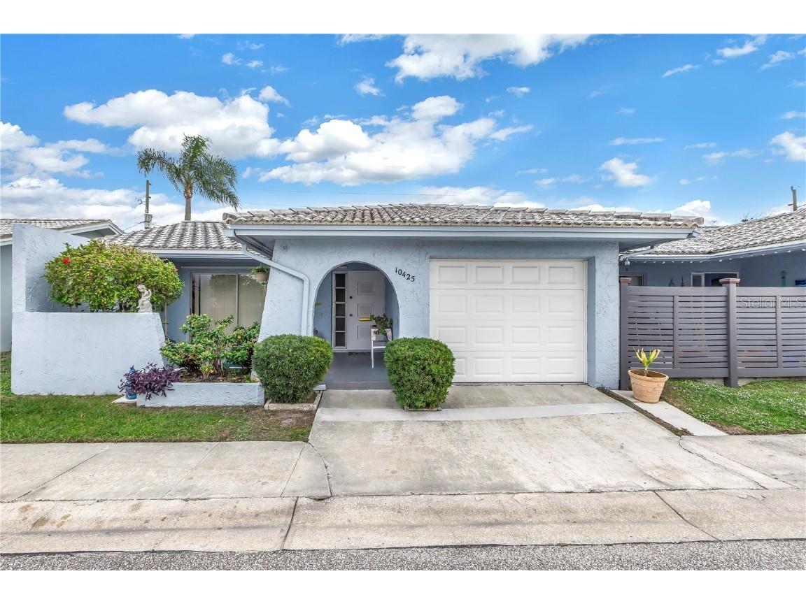 10425 Larchmont Place N Pinellas Park FL 33782 U8231189 image1