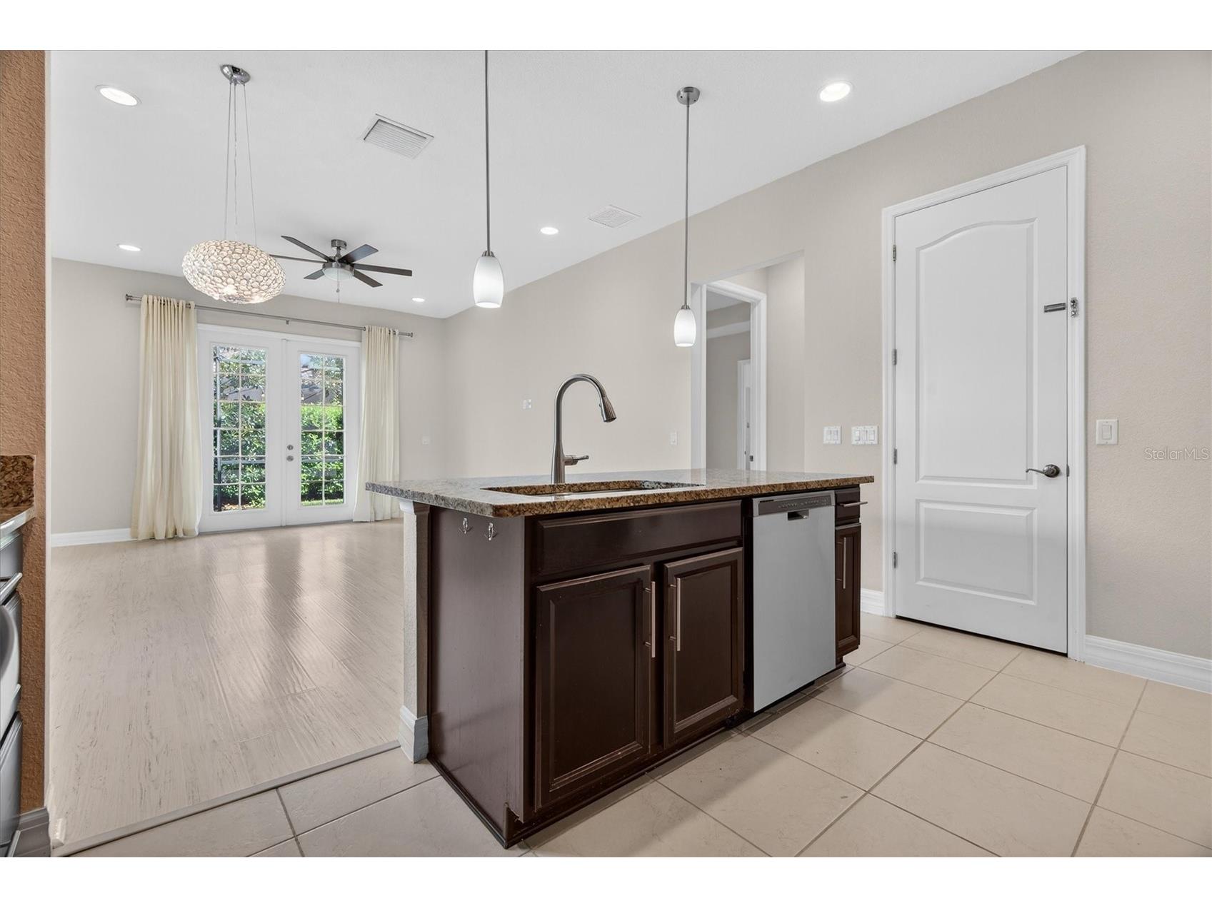 10429 Stapeley Dr Orlando FL 32832 O6397044 image21