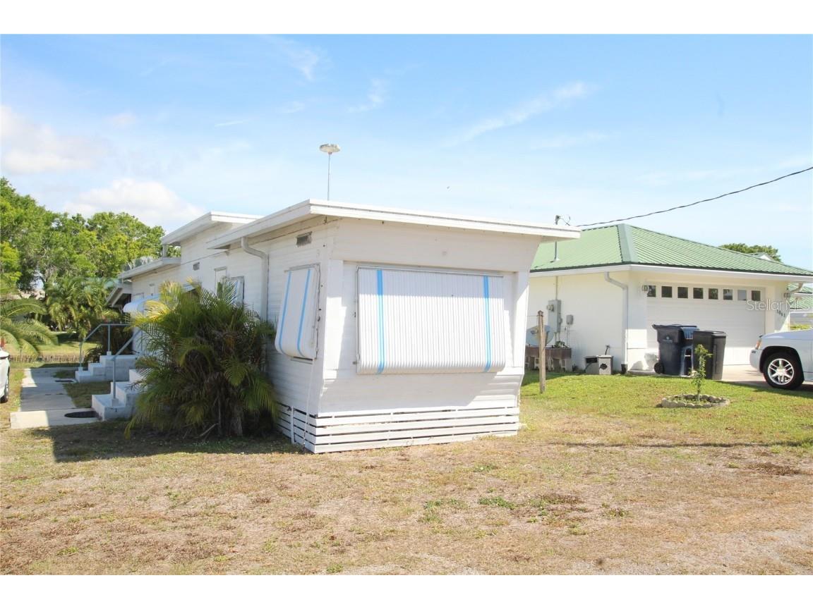 1043 12th Street Okeechobee FL 34974 - LAKE OKEECHOBEE OK222633 image1