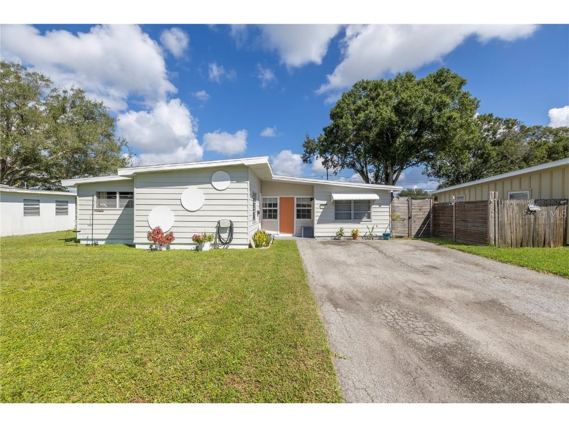 1043 60th Avenue N Saint Petersburg FL 33703 TB8308782 image1