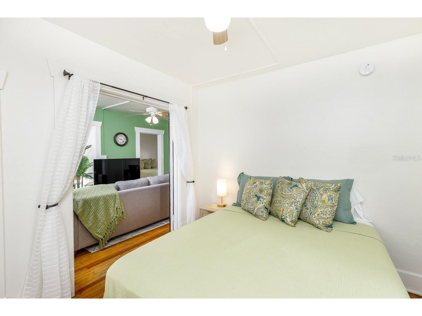 1043 7th Avenue N Saint Petersburg FL 33705 TB8462029 image12