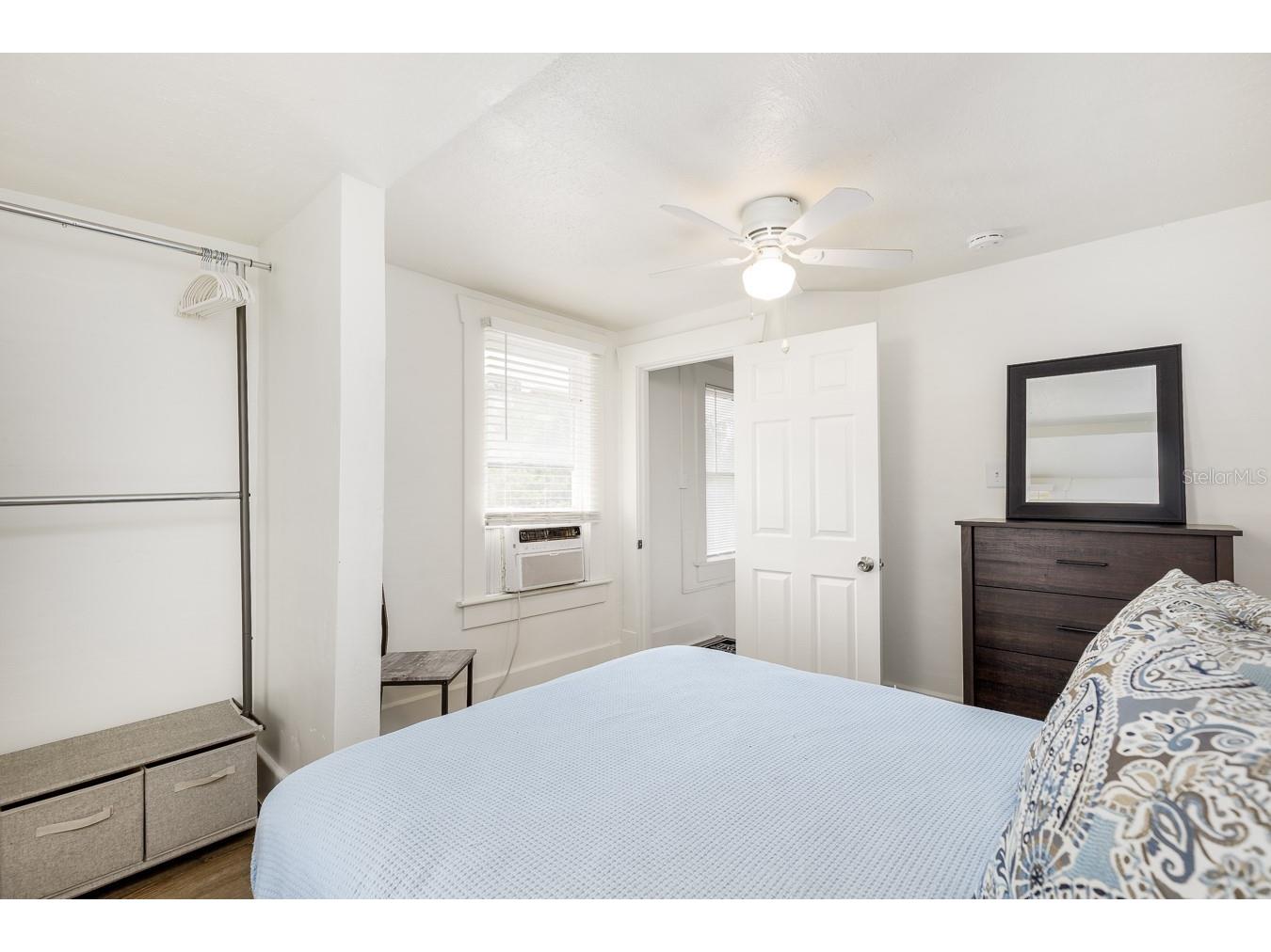 1043 7th Avenue N Saint Petersburg FL 33705 TB8462029 image24