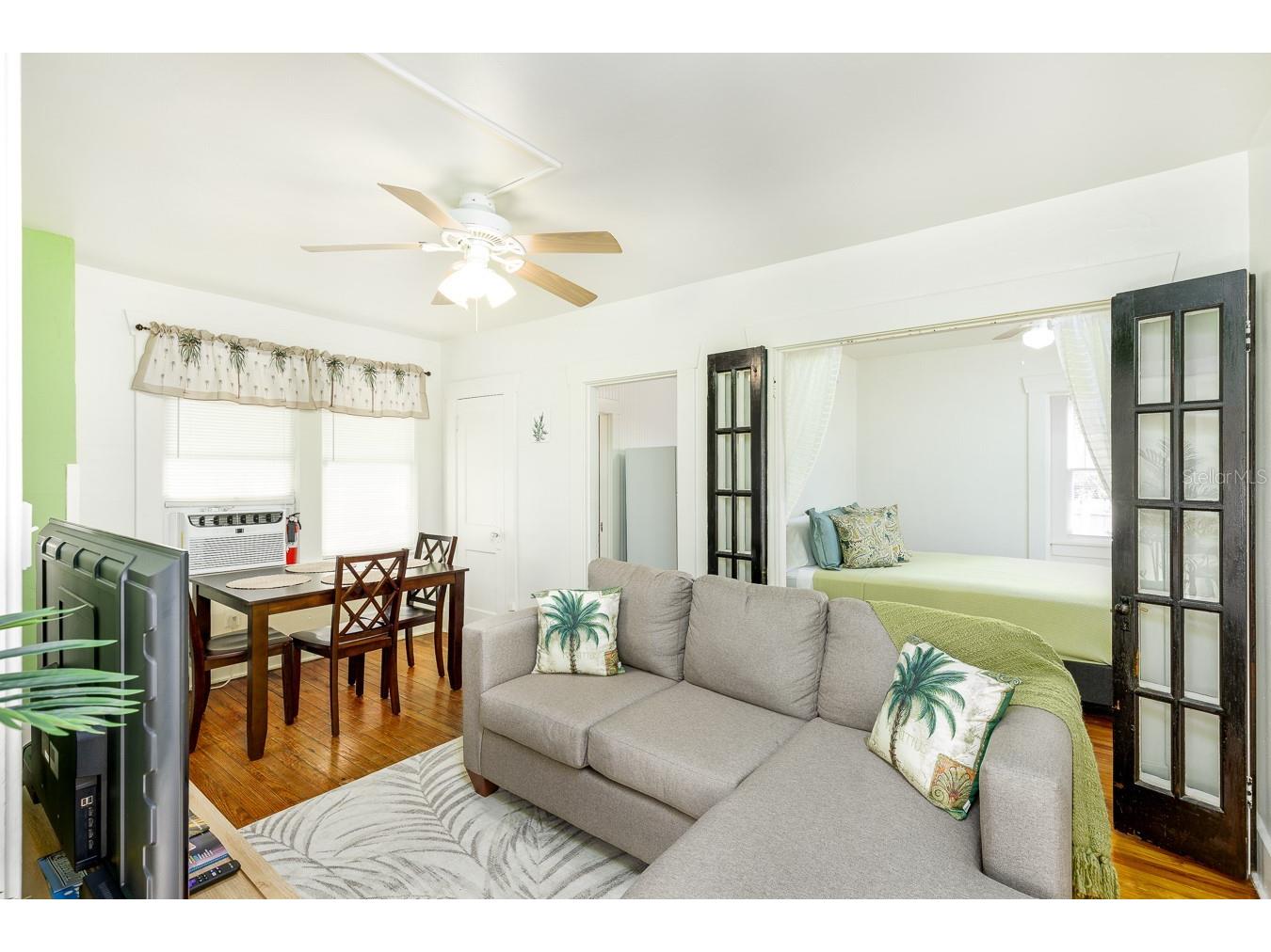 1043 7th Avenue N Saint Petersburg FL 33705 TB8462029 image4