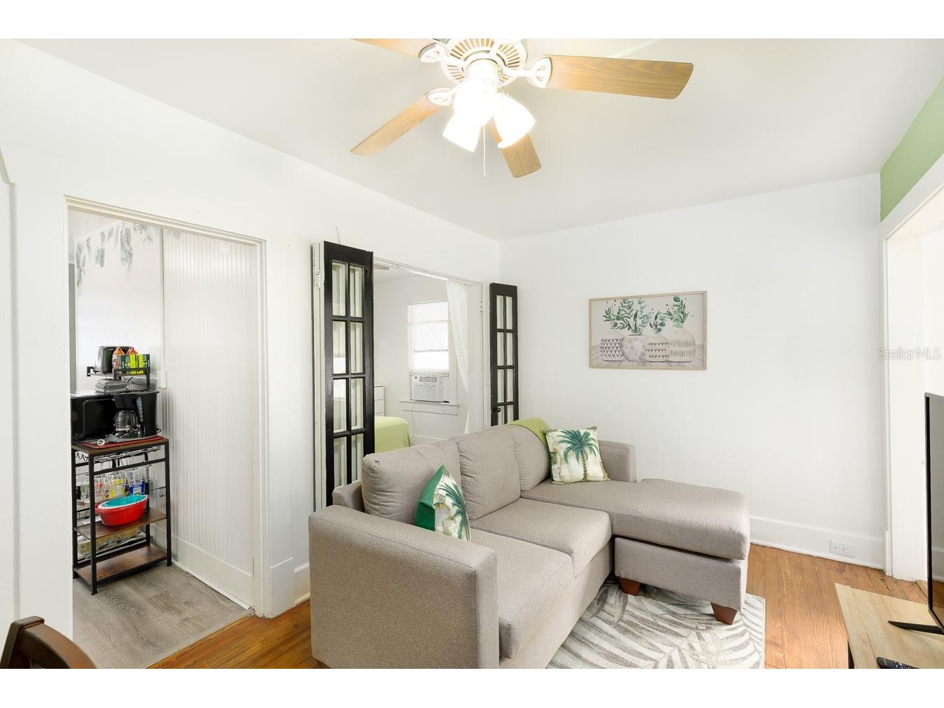 1043 7th Avenue N Saint Petersburg FL 33705 TB8462029 image7