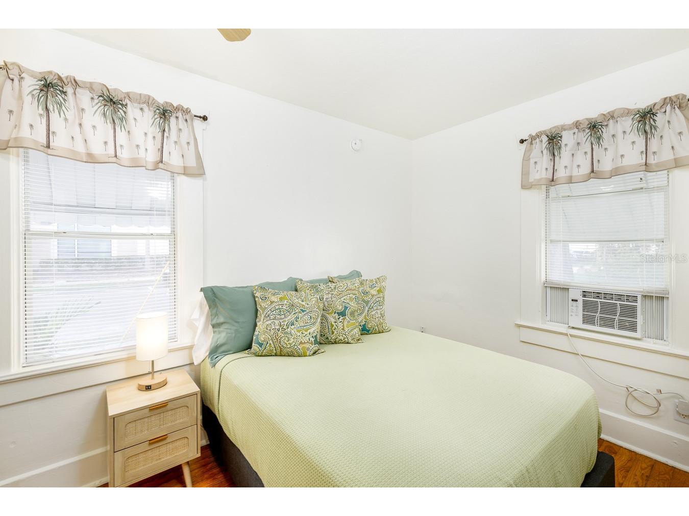 1043 7th Avenue N Saint Petersburg FL 33705 TB8462029 image9