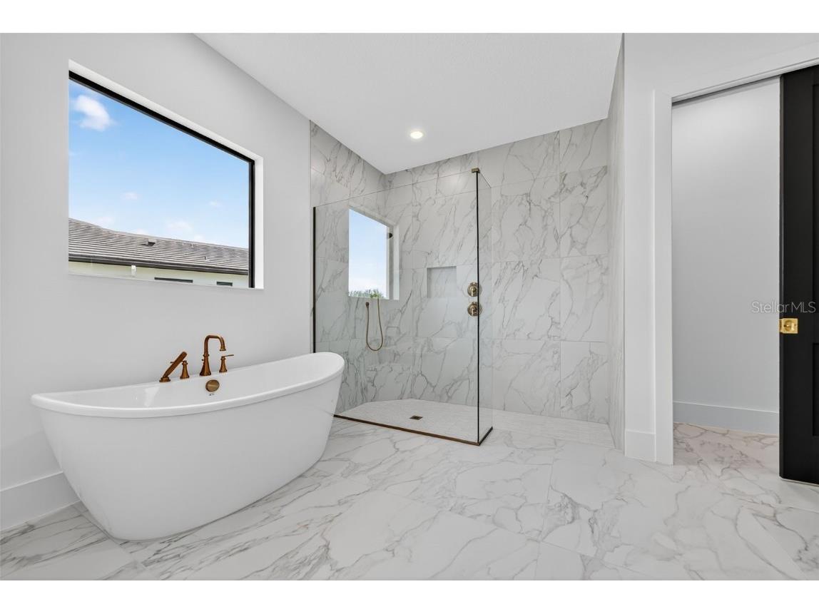 1043 Blue Shell Loop Sarasota FL 34240 A4666908 image48