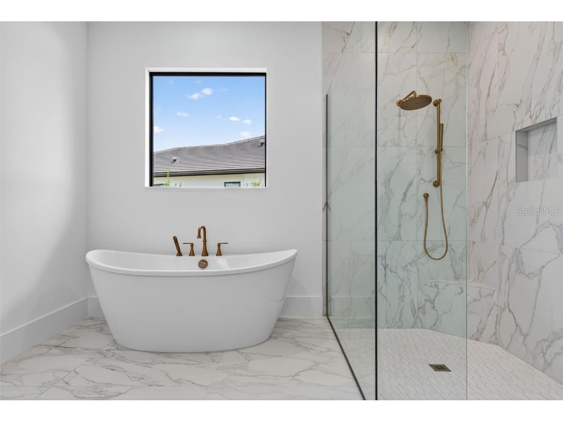 1043 Blue Shell Loop Sarasota FL 34240 A4666908 image49