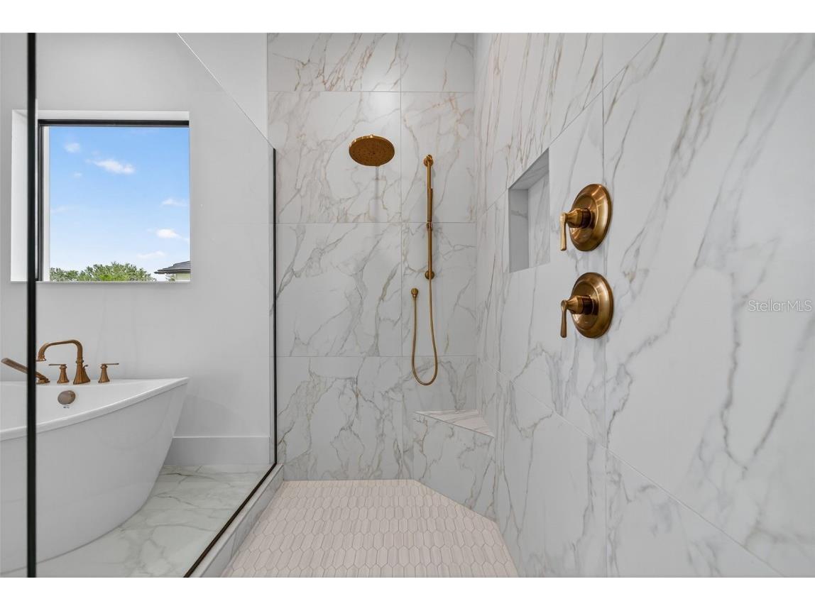 1043 Blue Shell Loop Sarasota FL 34240 A4666908 image51