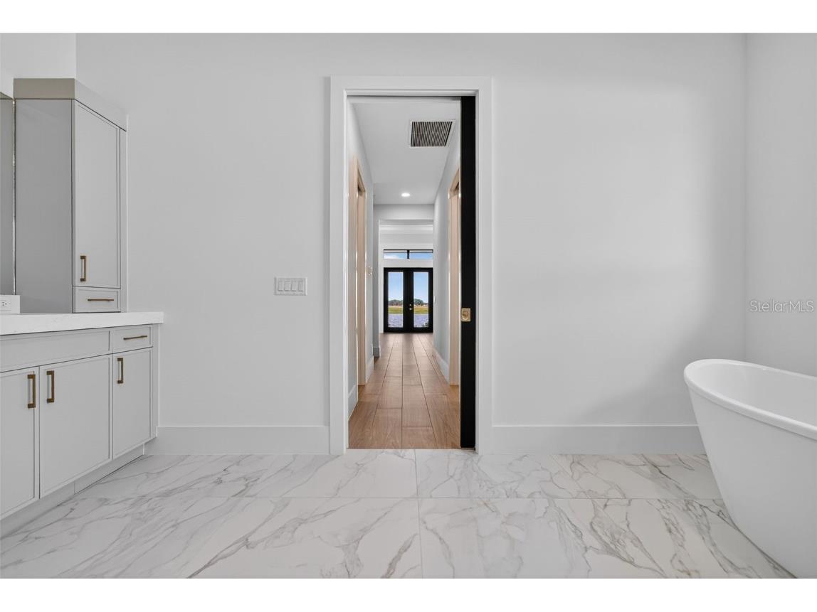 1043 Blue Shell Loop Sarasota FL 34240 A4666908 image52