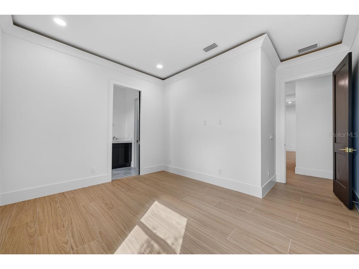 1043 Blue Shell Loop Sarasota FL 34240 A4666908 image55