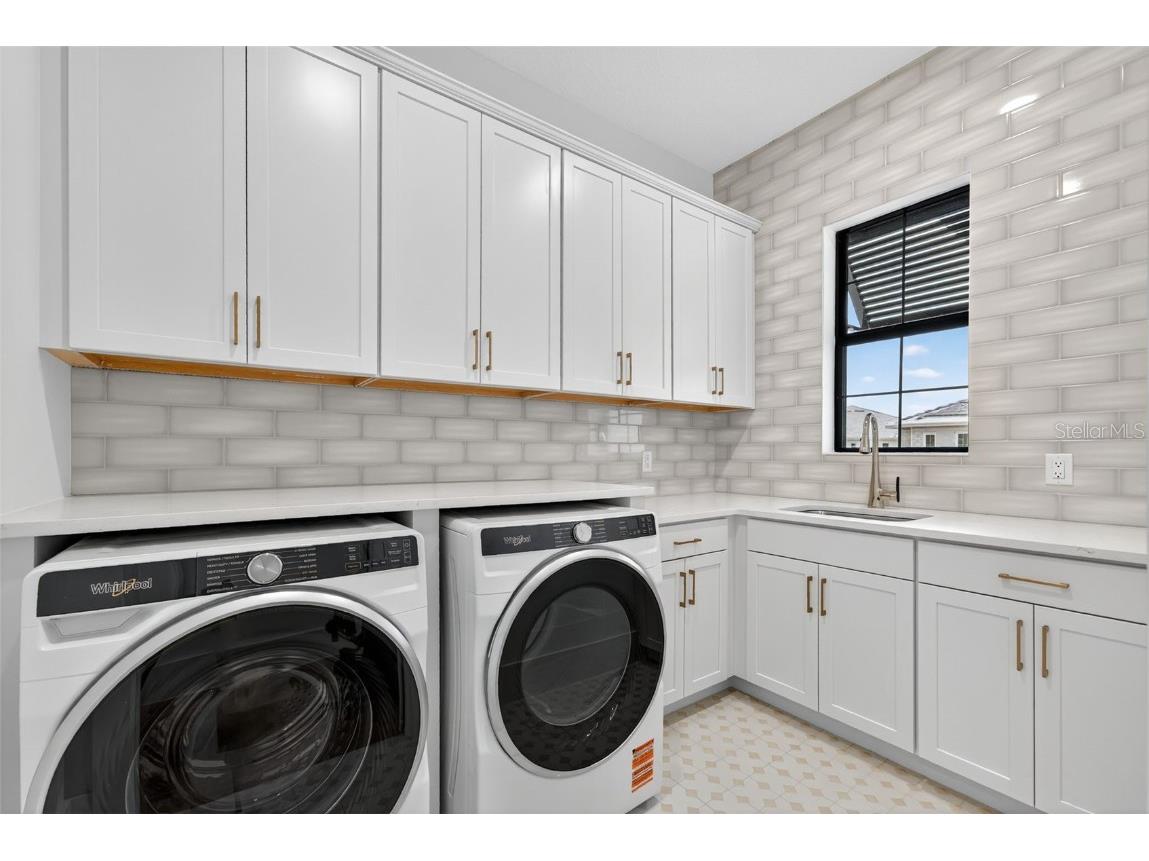 1043 Blue Shell Loop Sarasota FL 34240 A4666908 image71