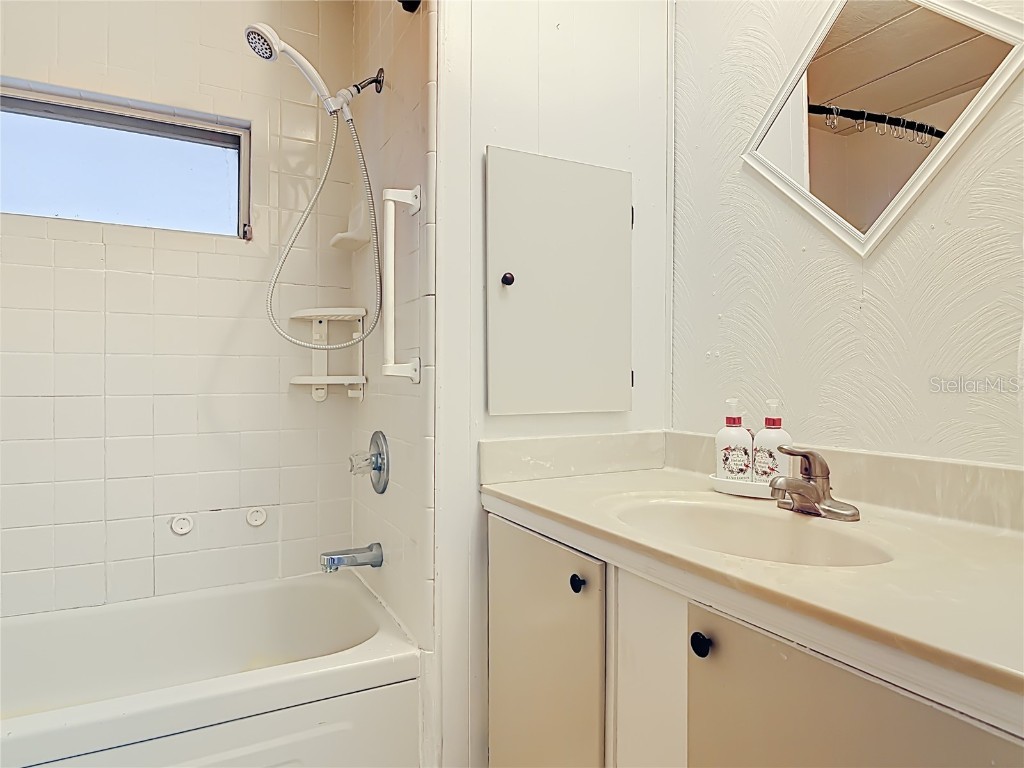 1043 Capella Drive Tavares FL 32778 G5105315 image24