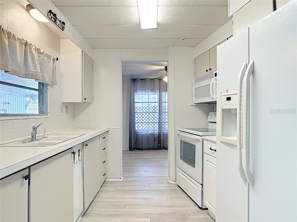 1043 Capella Drive Tavares FL 32778 G5105315 image4