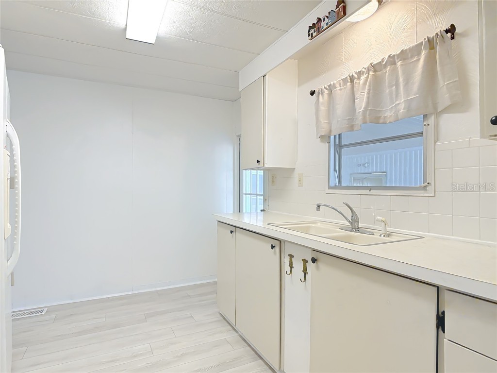 1043 Capella Drive Tavares FL 32778 G5105315 image5