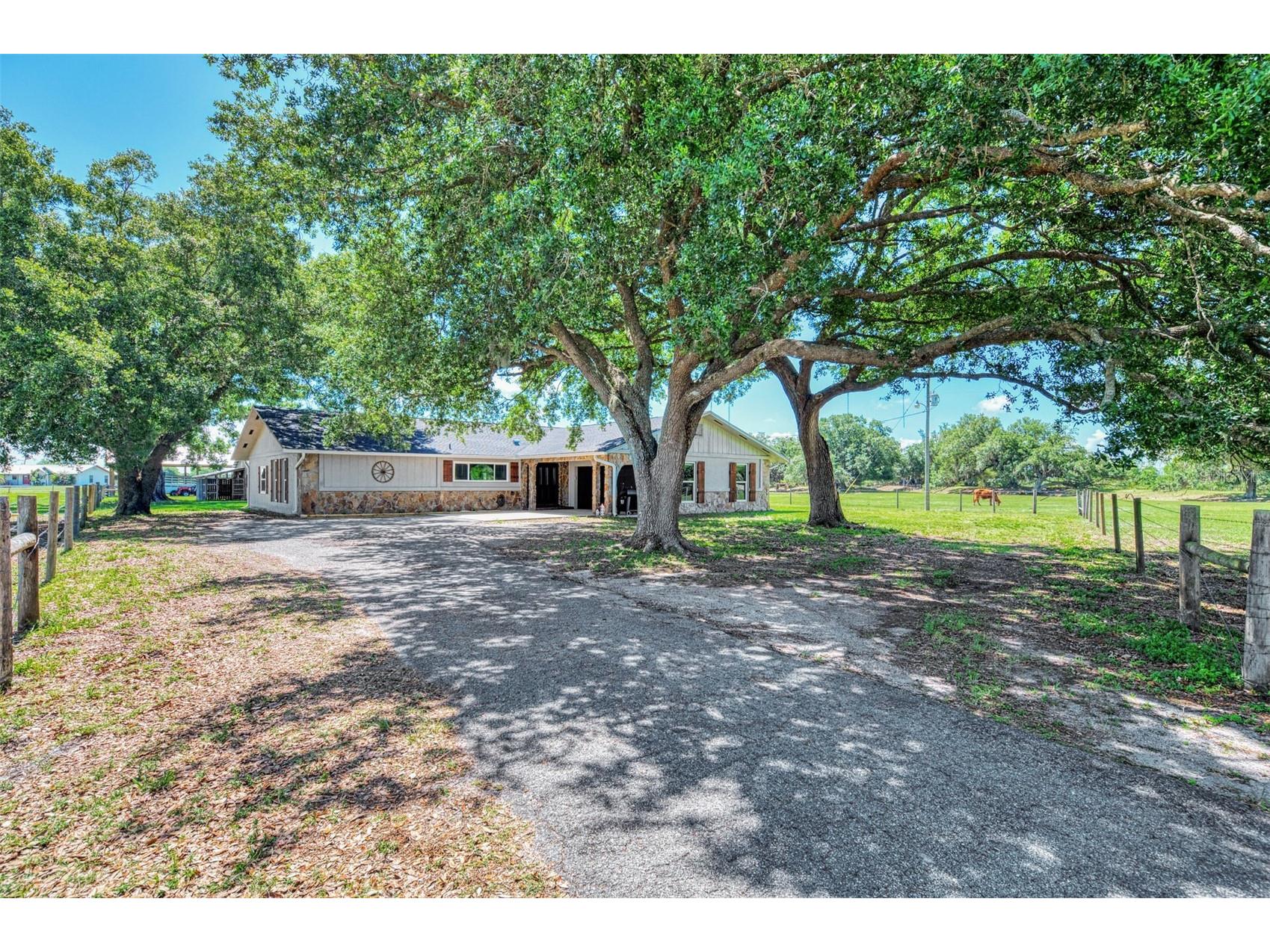 10433 SW Jernigan Street Arcadia FL 34269 - SMALL CREEK/CANAL/DITCH A4693057 image1