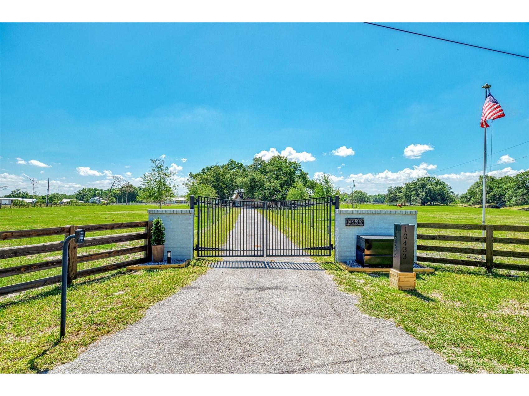 10433 SW Jernigan Street Arcadia FL 34269 - SMALL CREEK/CANAL/DITCH A4693057 image2