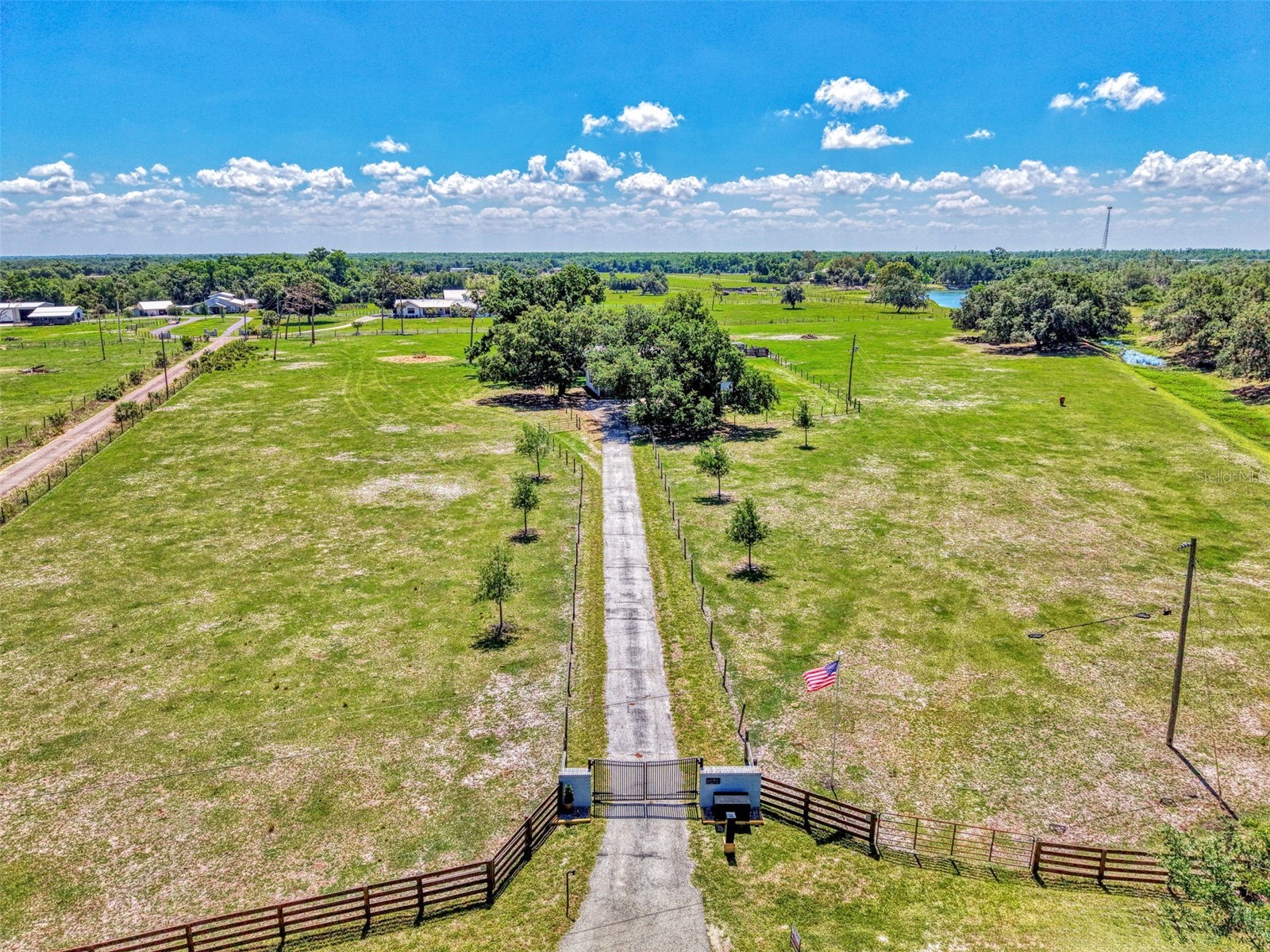 10433 SW Jernigan Street Arcadia FL 34269 - SMALL CREEK/CANAL/DITCH A4693057 image3