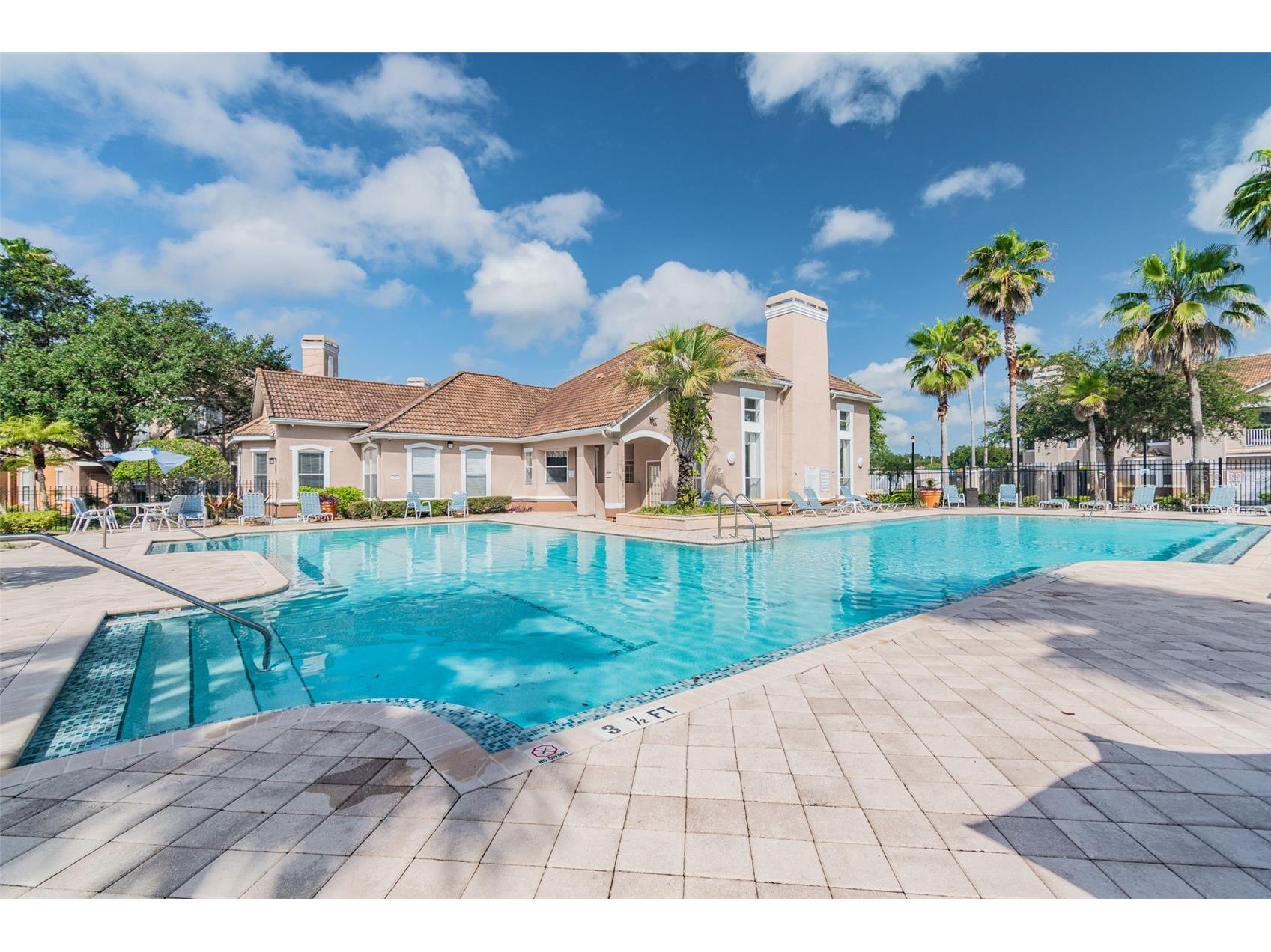 10434 Villa View Circle Tampa FL 33647 TB8467445 image52