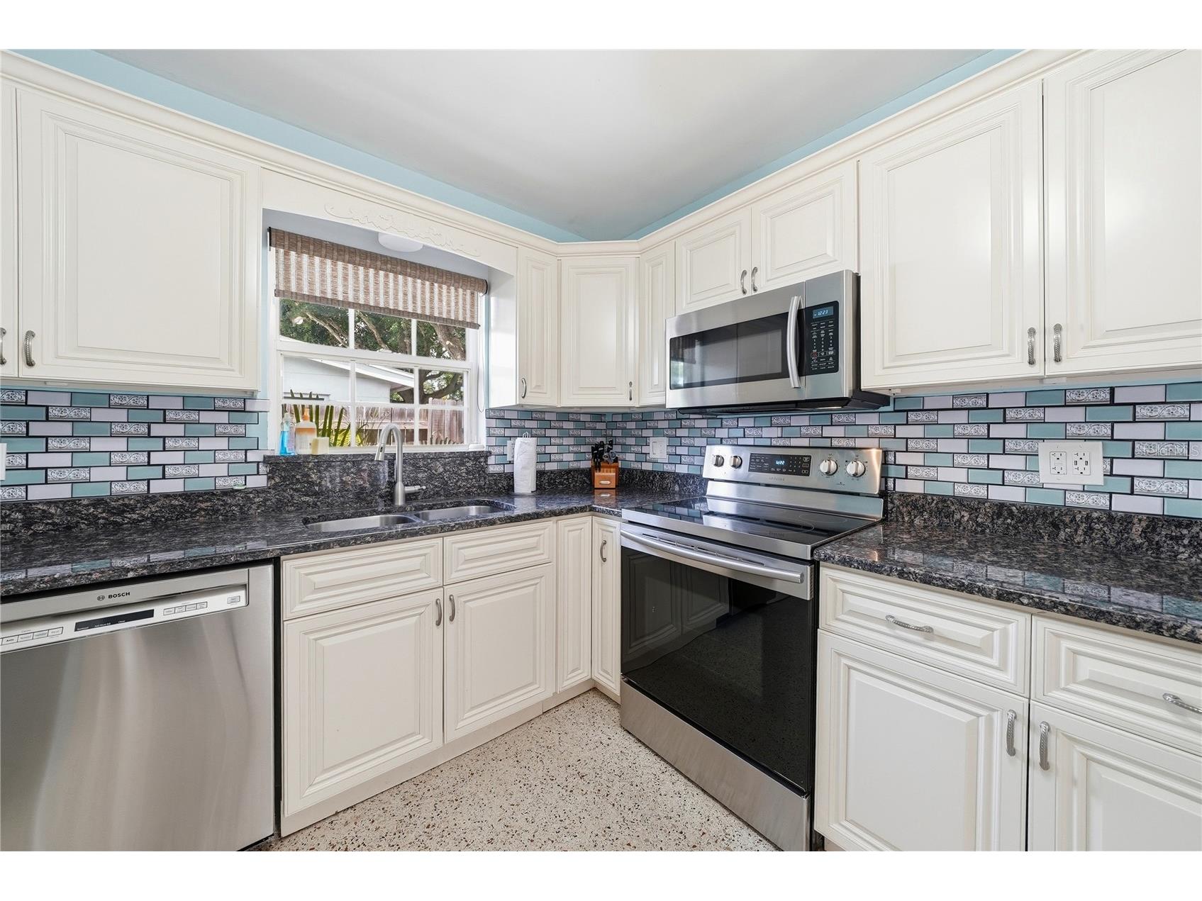 10437 52nd Avenue N Saint Petersburg FL 33708 TB8499625 image15