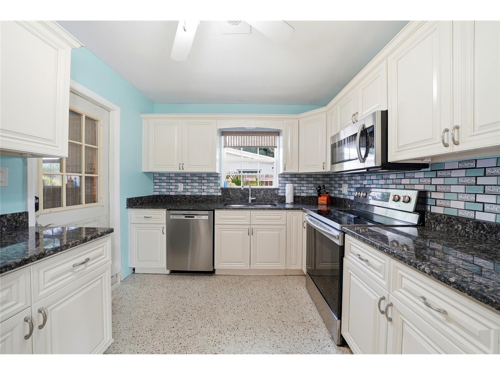 10437 52nd Avenue N Saint Petersburg FL 33708 TB8499625 image36