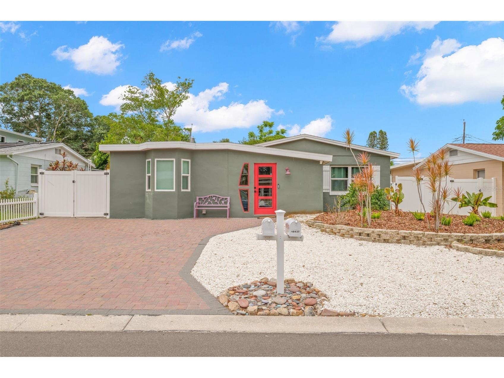 10437 Cirimoya Lane Seminole FL 33772 TB8525259 image1