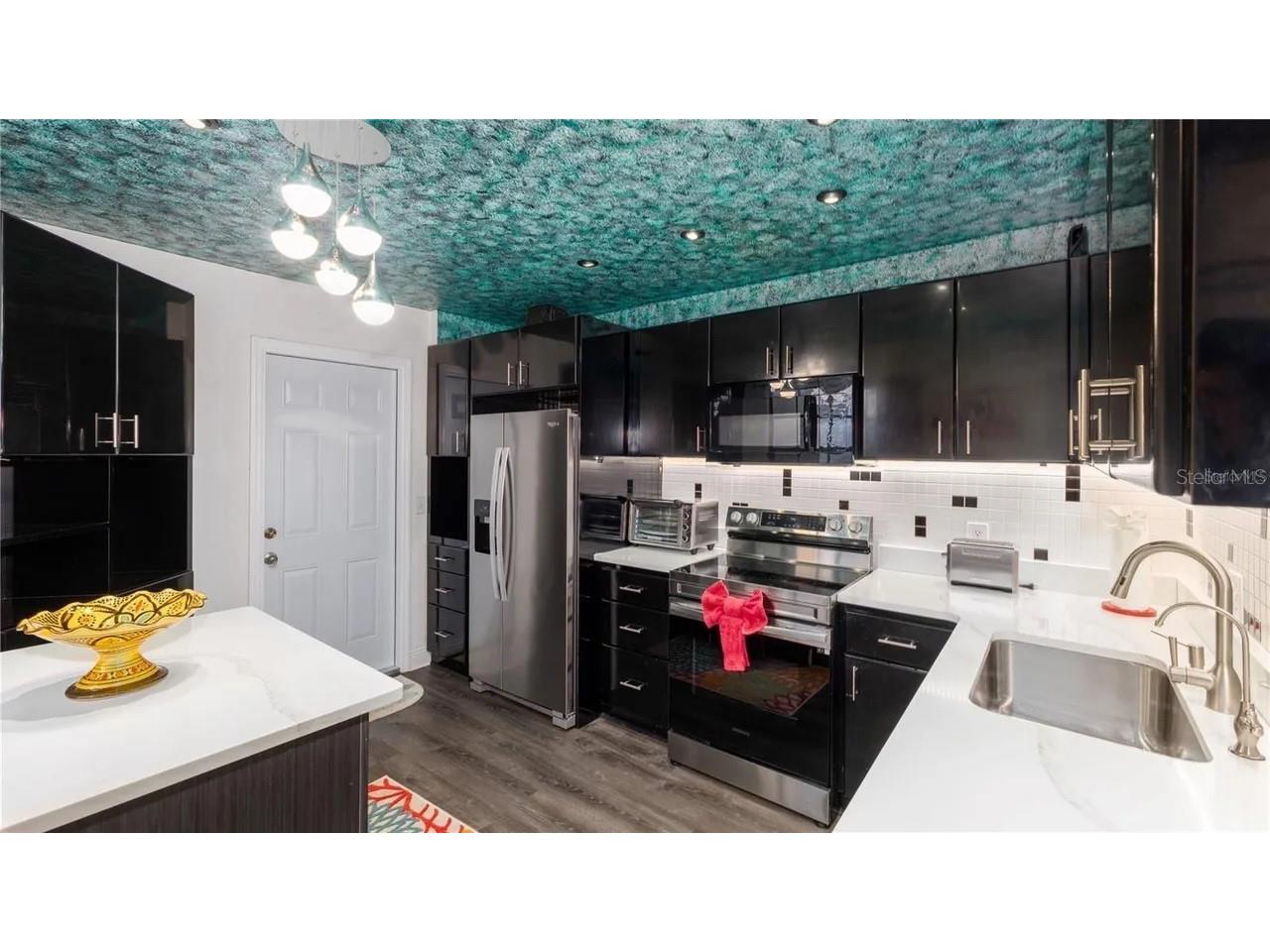 10438 Saint Tropez Place Tampa FL 33615 TB8524066 image5