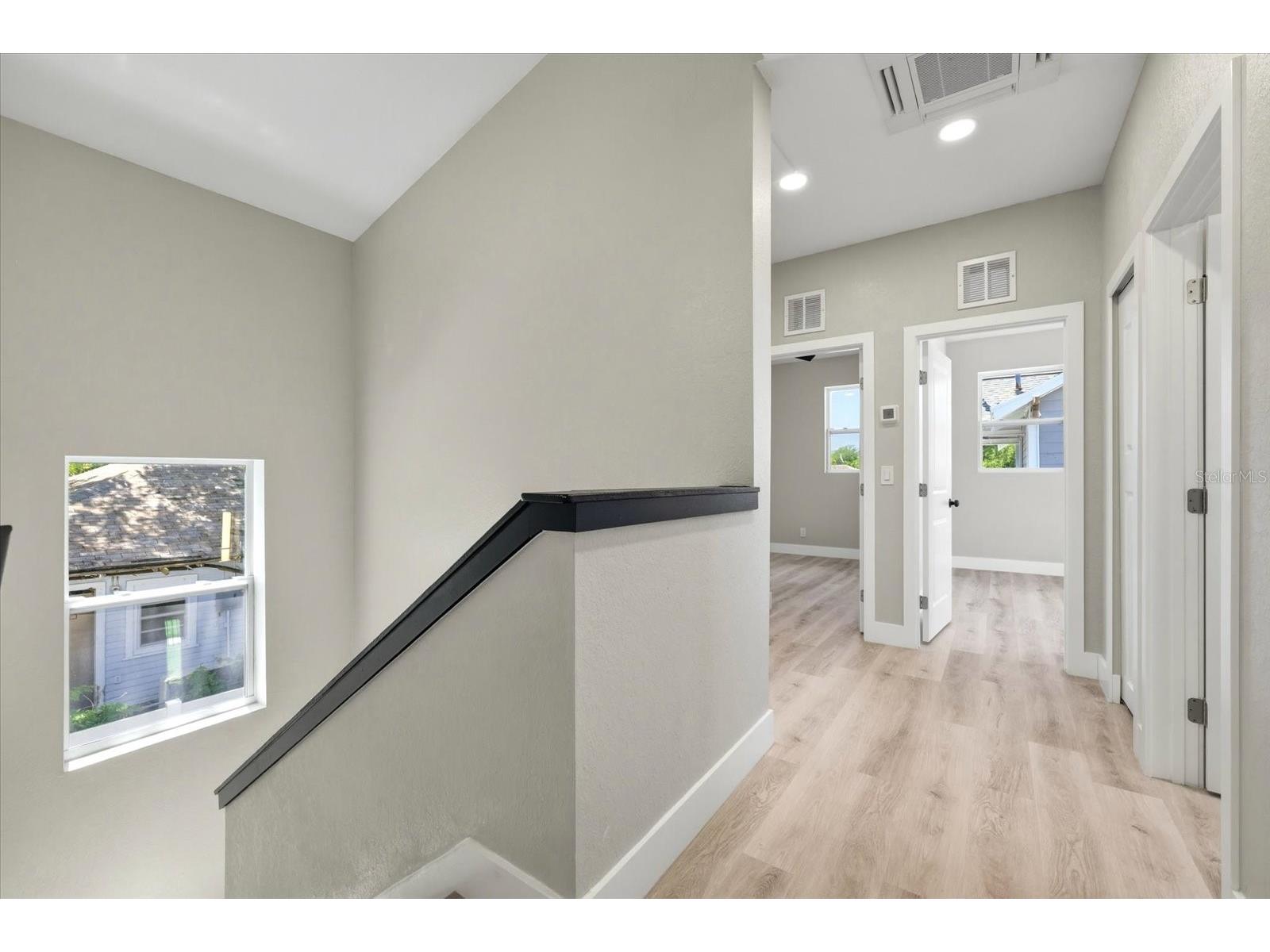 1044 12th Avenue S Saint Petersburg FL 33705 TB8499607 image29
