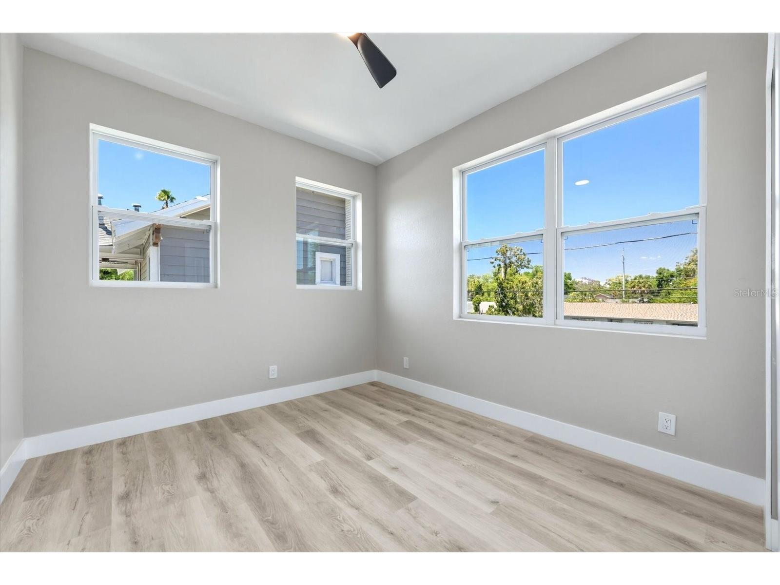 1044 12th Avenue S Saint Petersburg FL 33705 TB8499607 image30