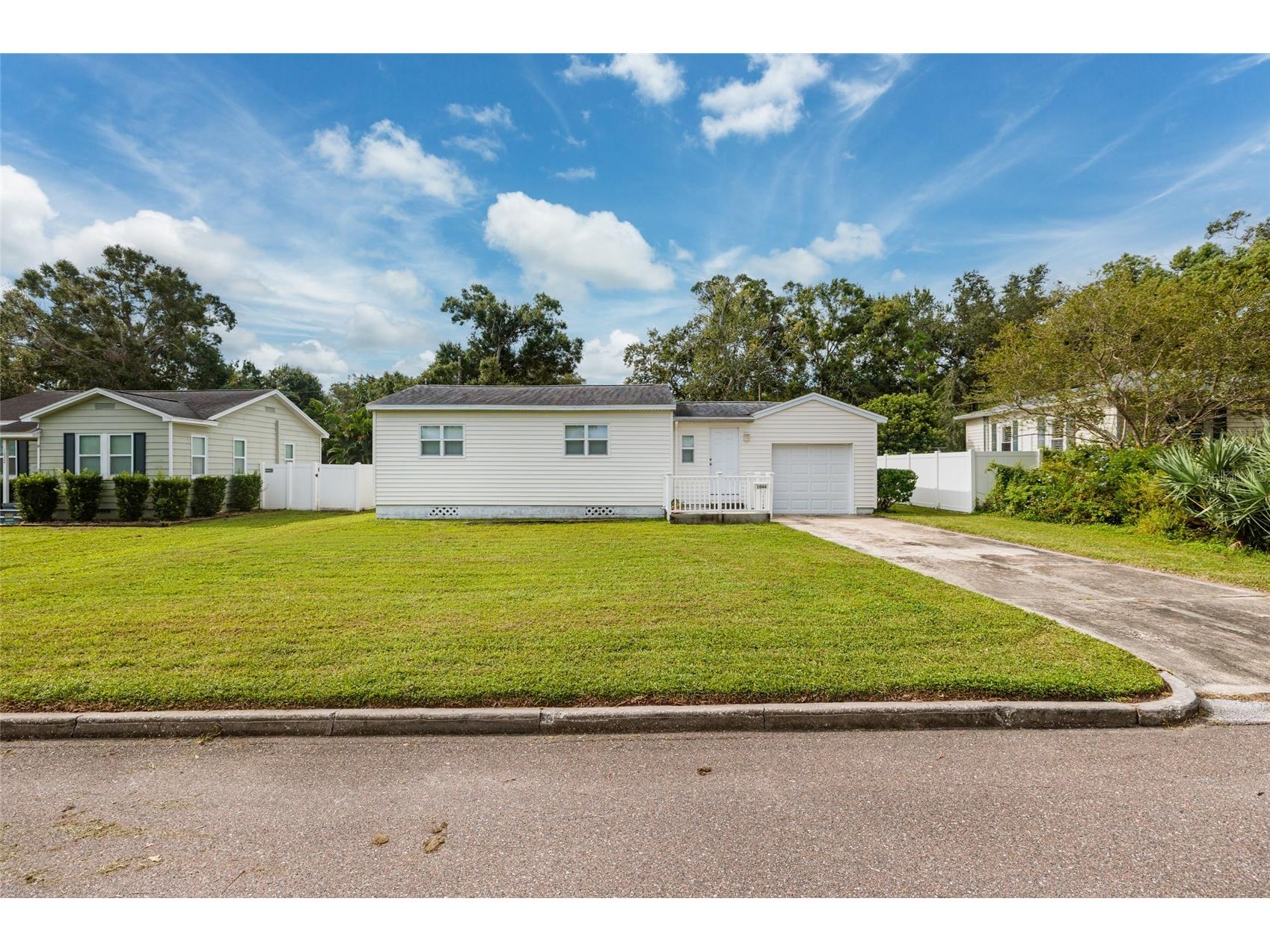 1044 46th Avenue N Saint Petersburg FL 33703 TB8494216 image1