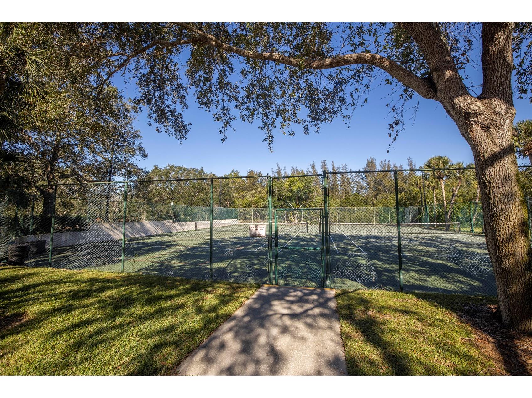 1044 Romano Court NE Saint Petersburg FL 33702 TB8503052 image29