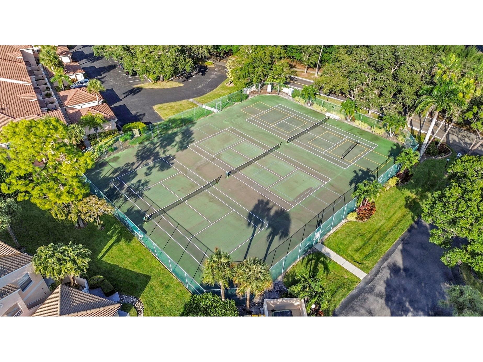 1044 Woodshire Lane #B211 Naples FL 34105 A4695296 image30