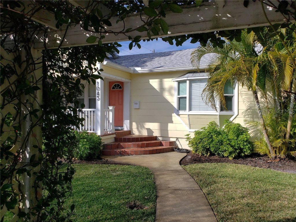 1045 32nd Avenue N Saint Petersburg FL 33704 U8233307 image1