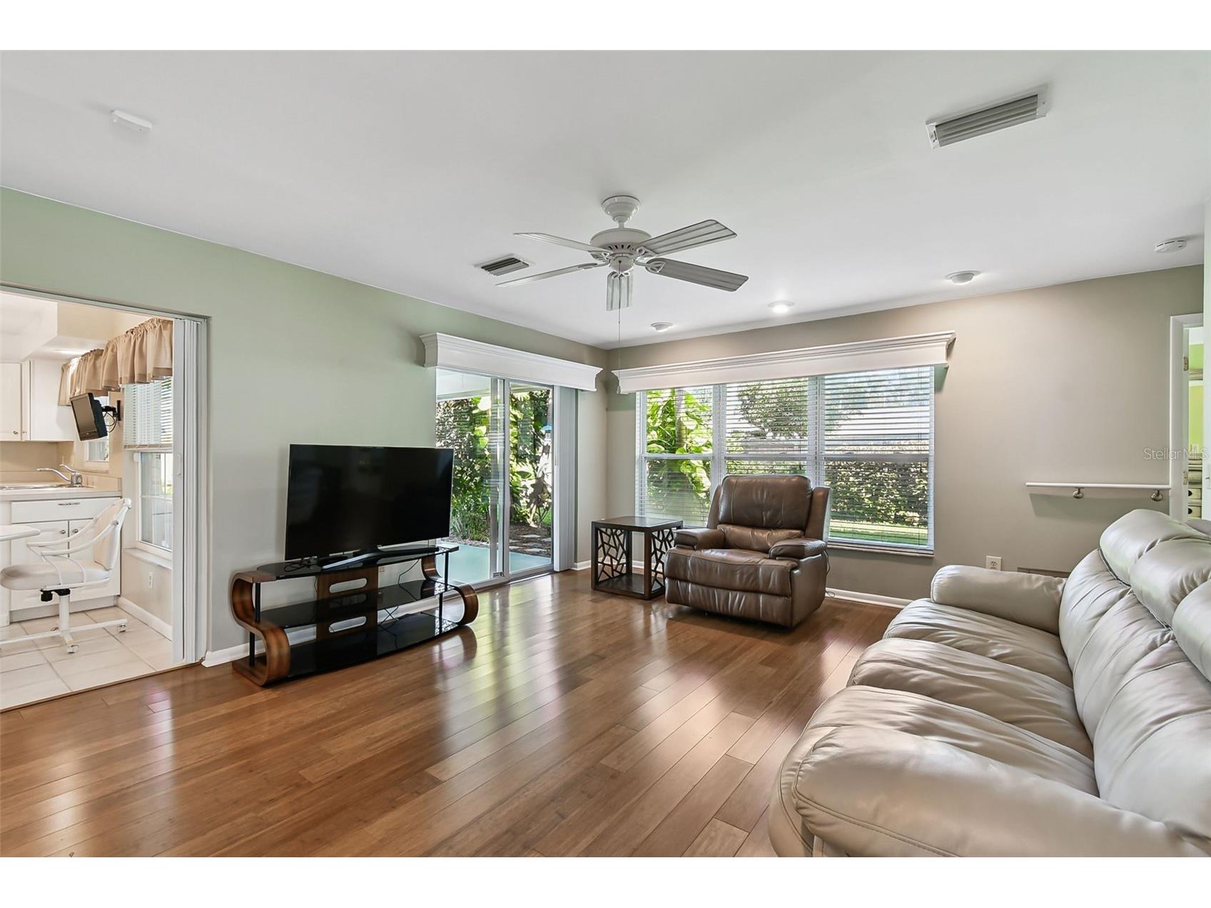 1045 44th Avenue NE Saint Petersburg FL 33703 TB8421026 image7