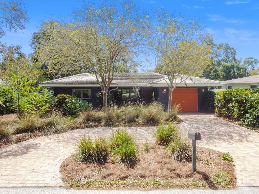 1045 Admiral Road Dunedin FL 34698 U8236439 image1