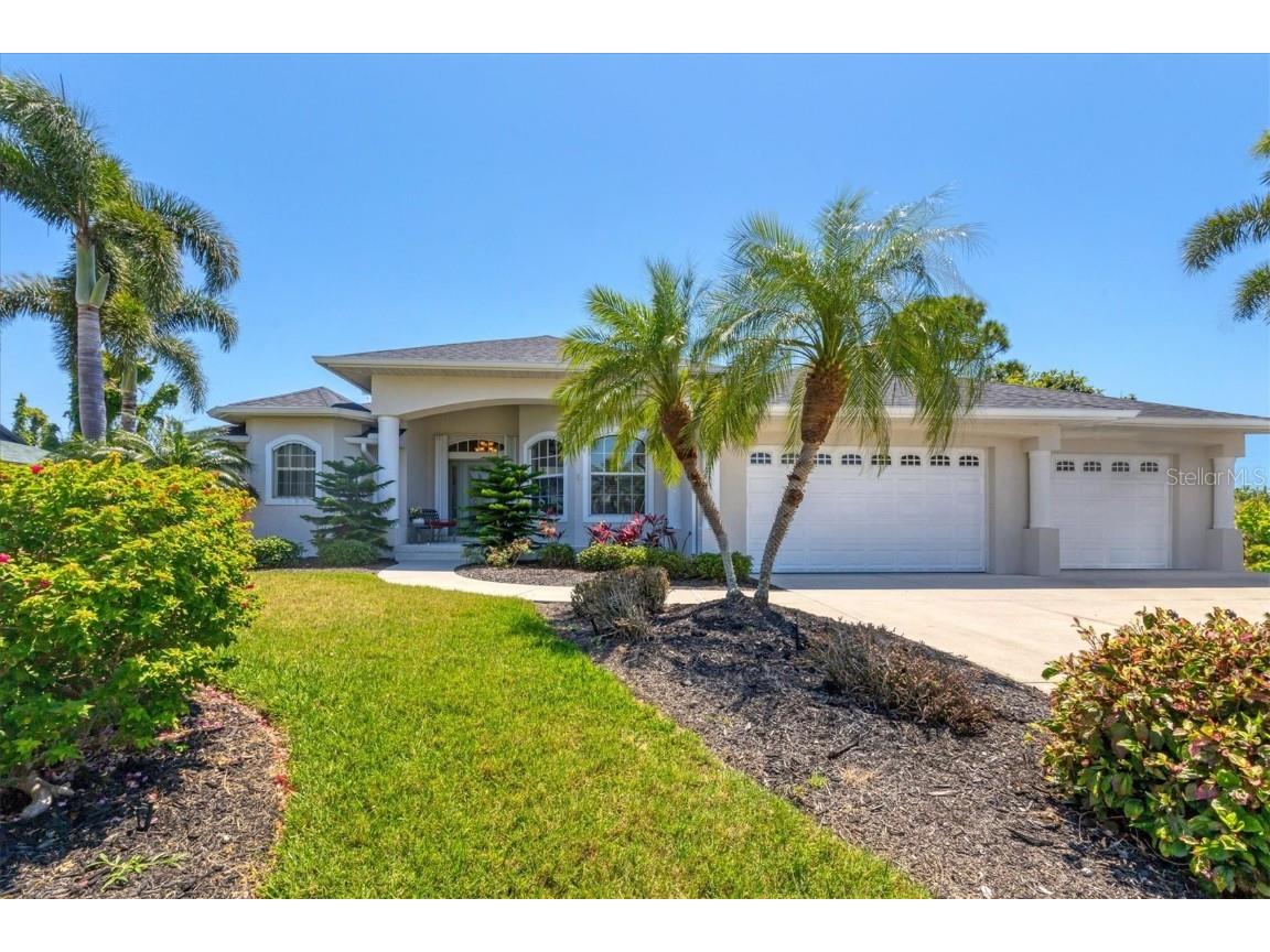 1045 Bay Harbor Drive Englewood FL 34224 D6136203 image1