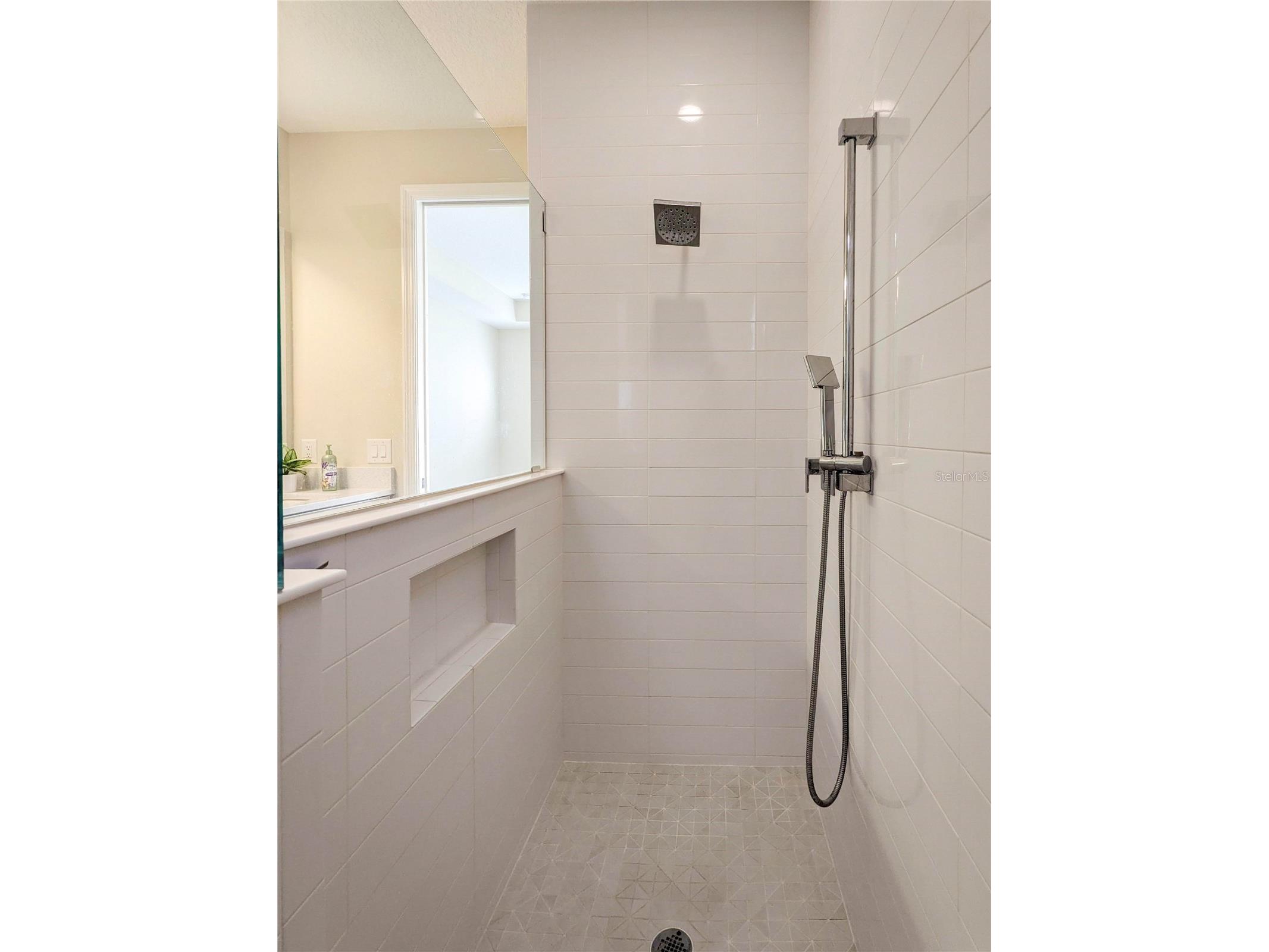 1045 Crosswind Avenue Sarasota FL 34240 A4685682 image20