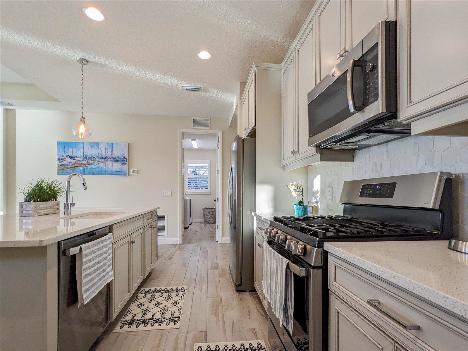 1045 Crosswind Avenue Sarasota FL 34240 A4685682 image8