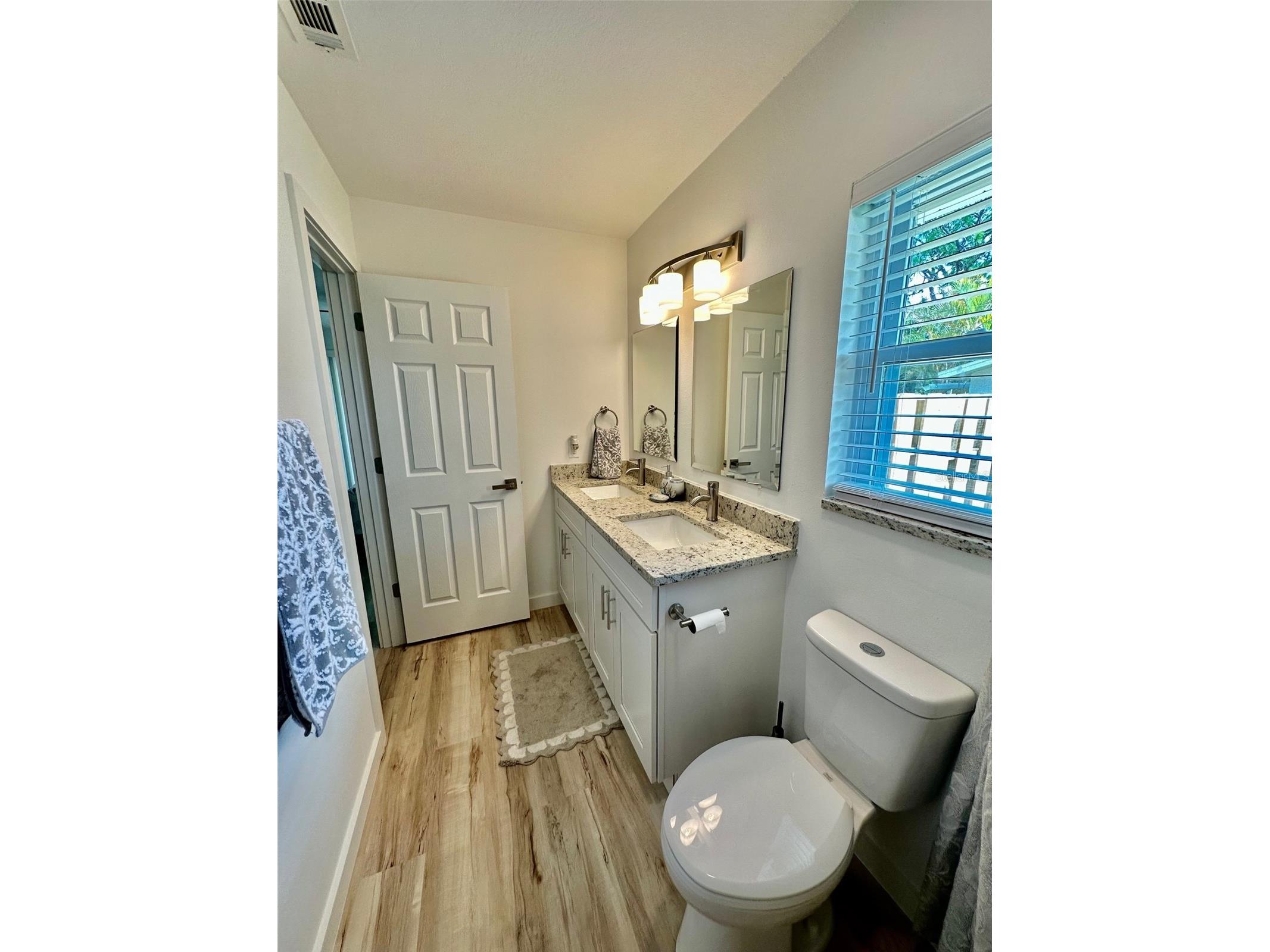 1045 Cumberland Road Venice FL 34293 A4687516 image18