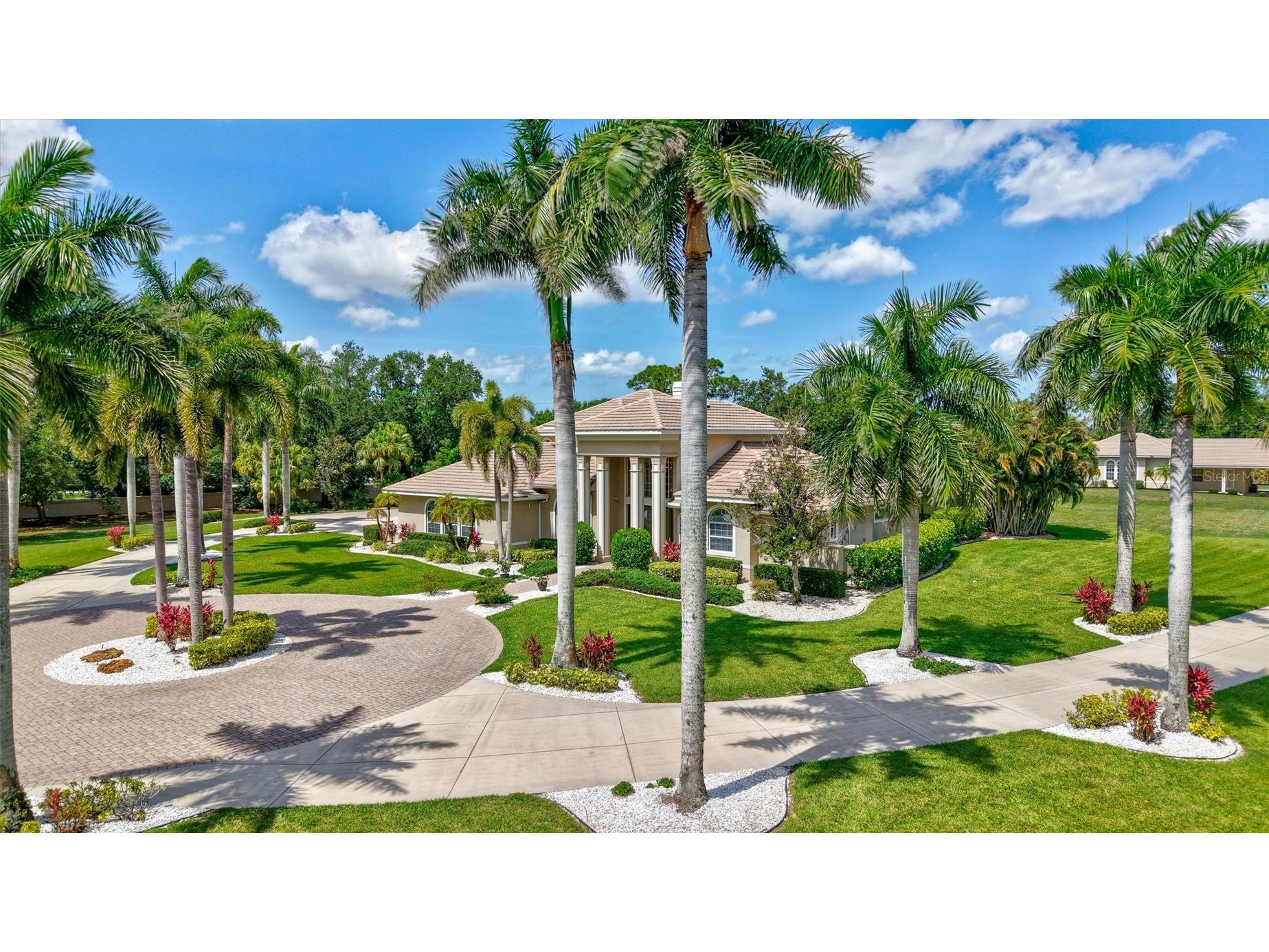 1045 Fox Creek Drive Sarasota FL 34240 A4694380 image1
