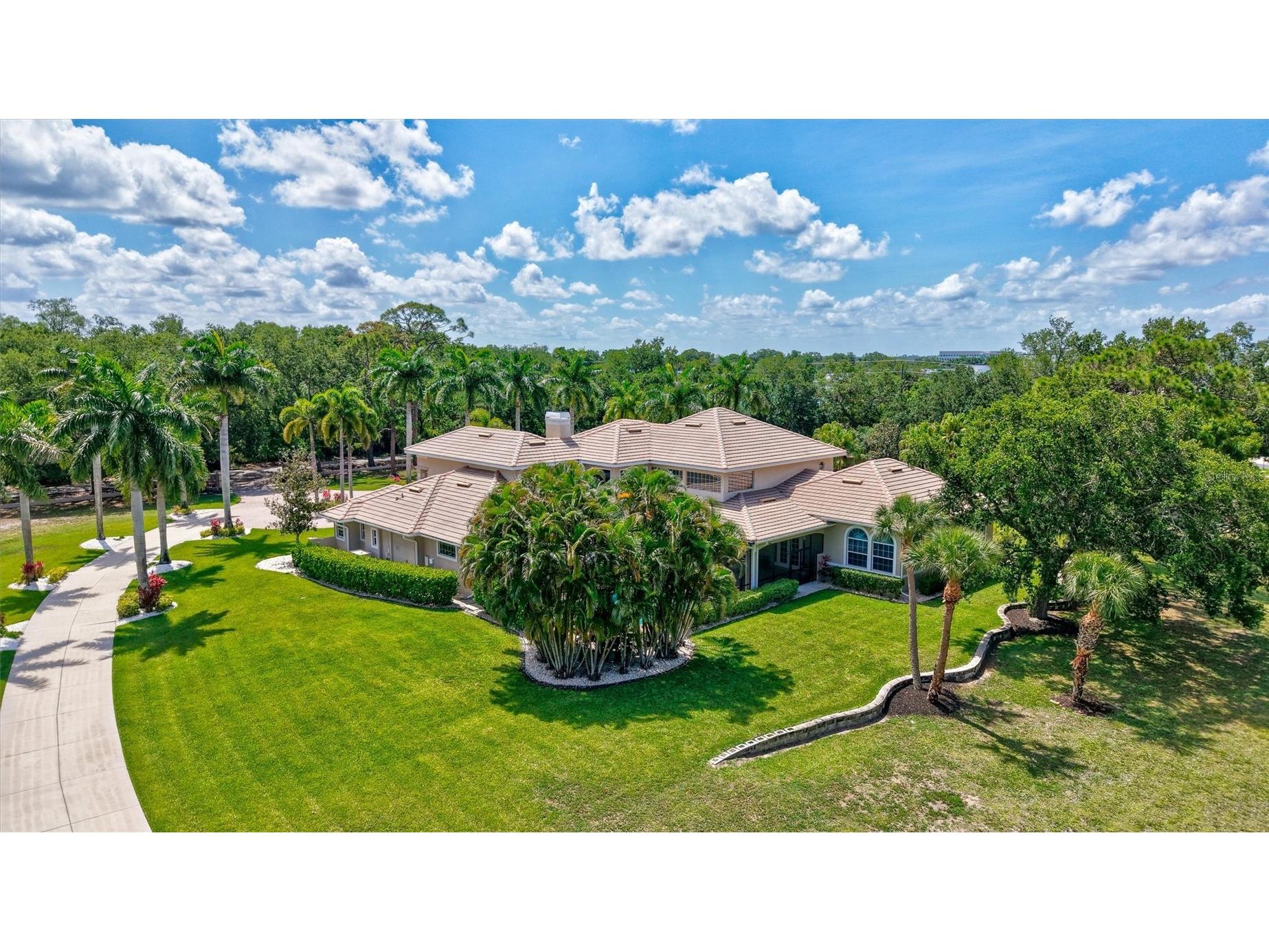 1045 Fox Creek Drive Sarasota FL 34240 A4694380 image12