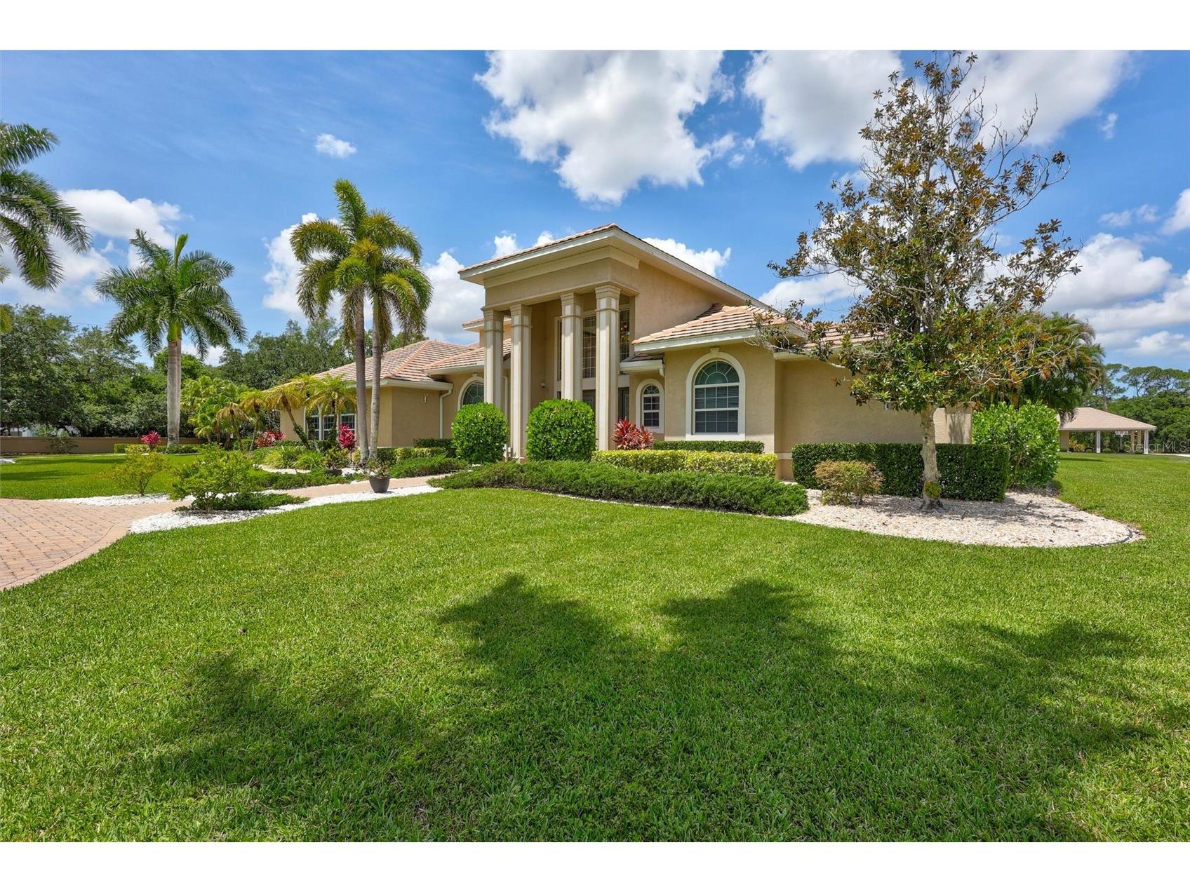 1045 Fox Creek Drive Sarasota FL 34240 A4694380 image13