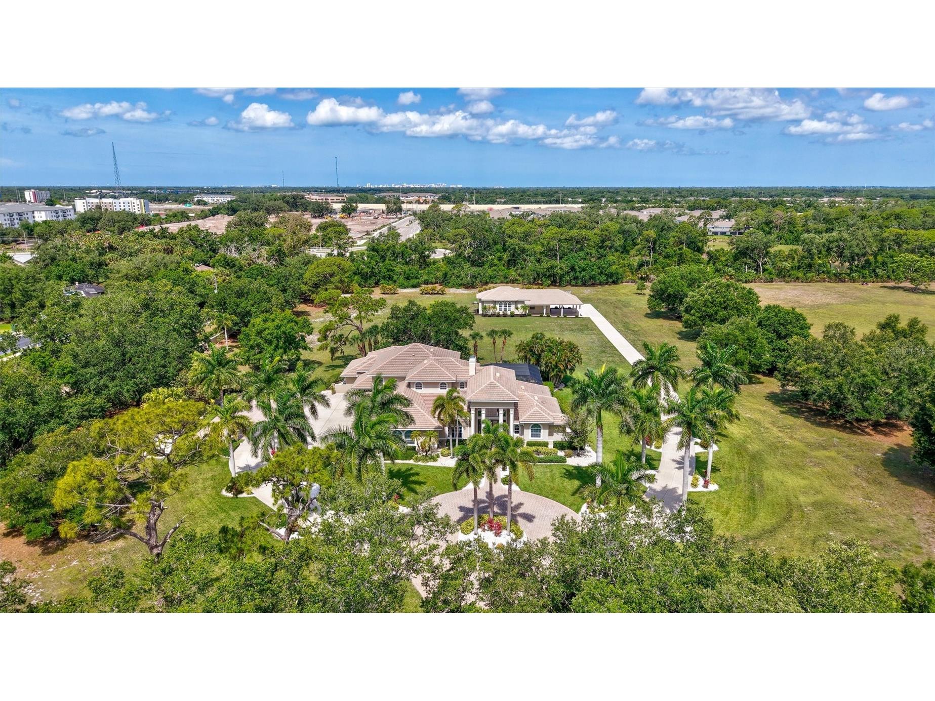 1045 Fox Creek Drive Sarasota FL 34240 A4694380 image14