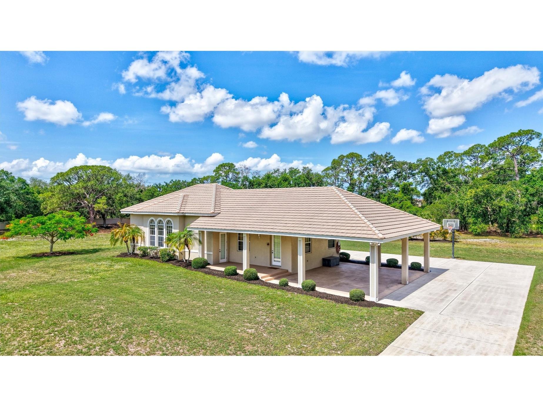 1045 Fox Creek Drive Sarasota FL 34240 A4694380 image15