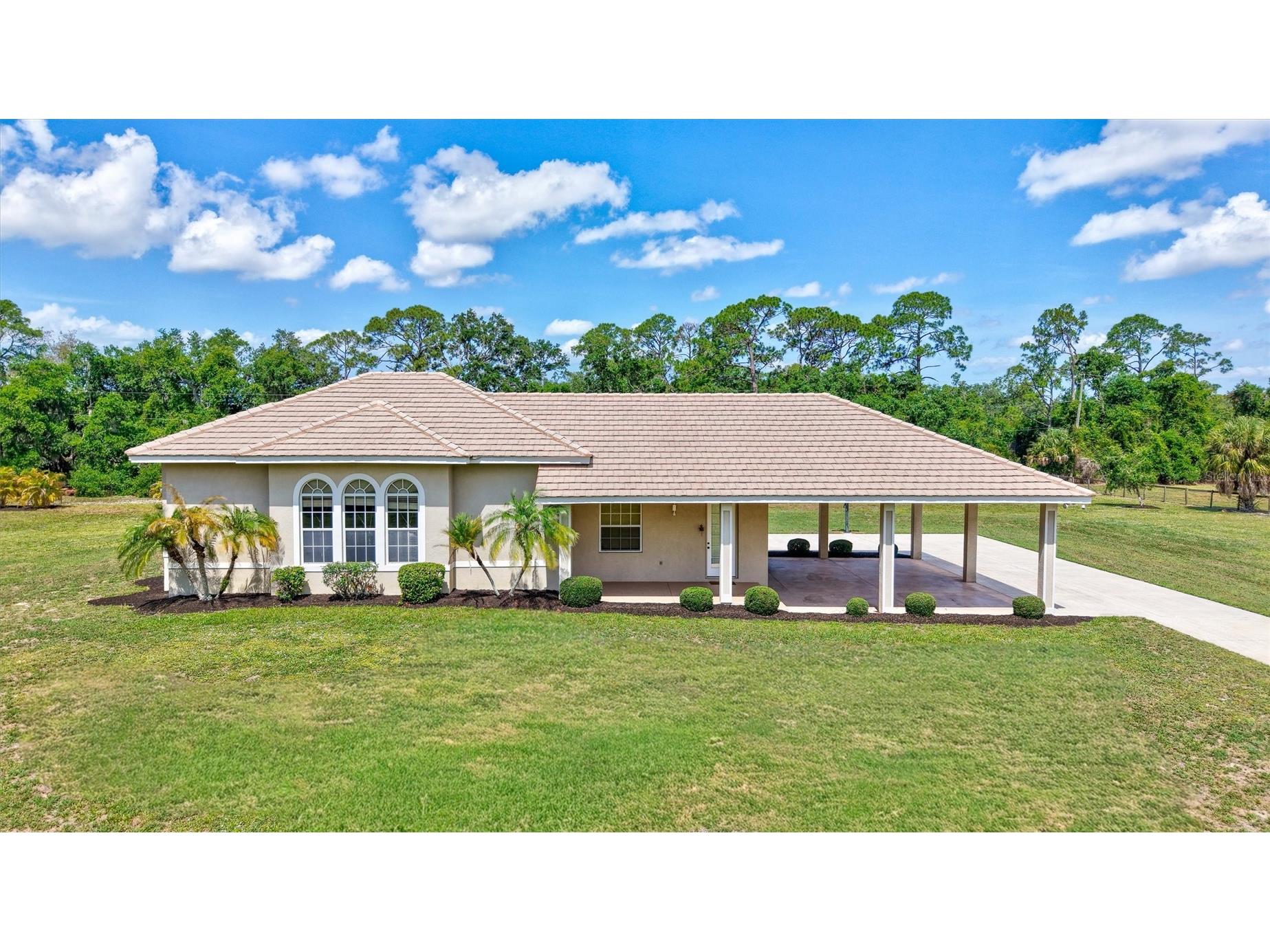 1045 Fox Creek Drive Sarasota FL 34240 A4694380 image16