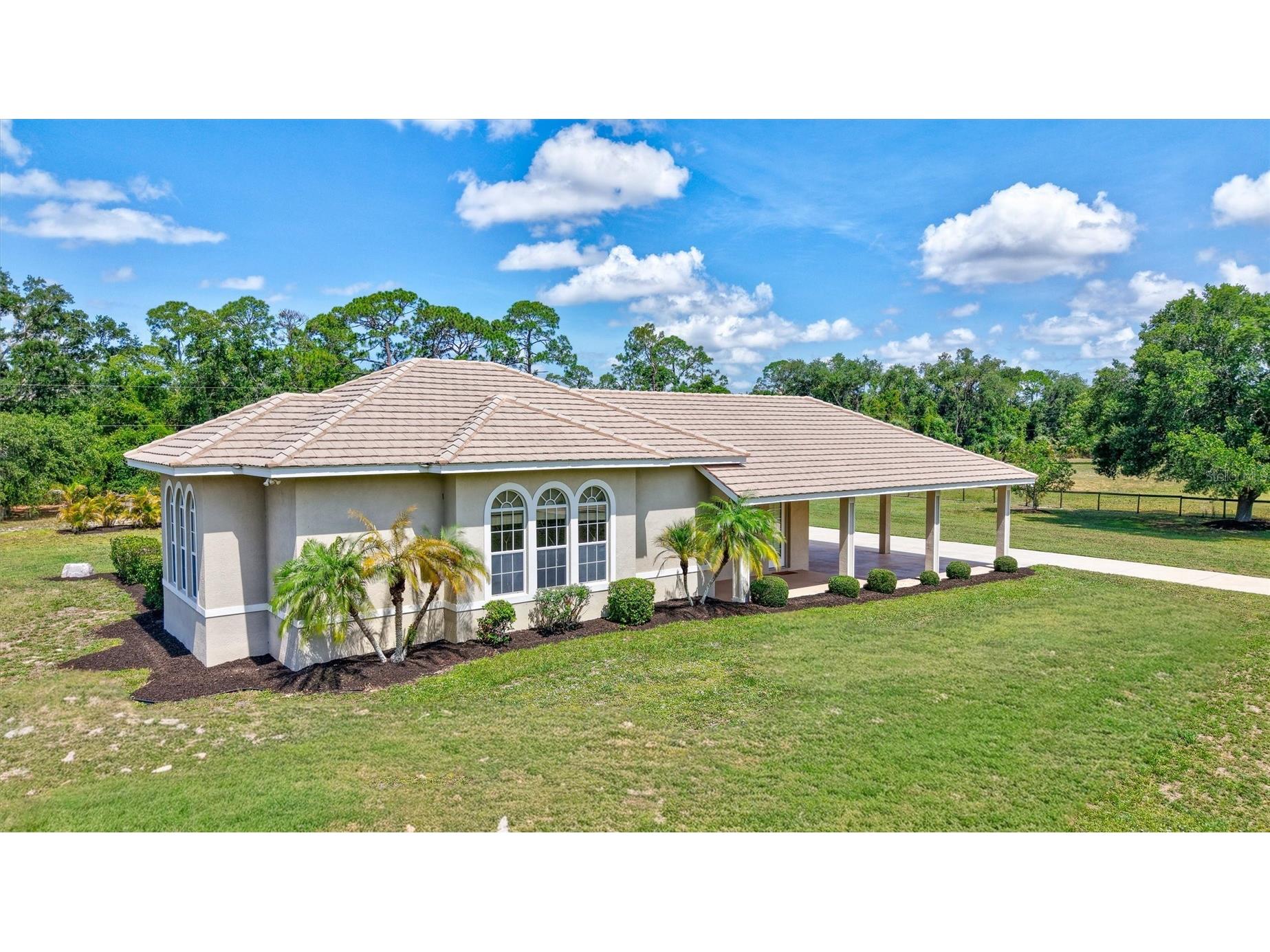 1045 Fox Creek Drive Sarasota FL 34240 A4694380 image17