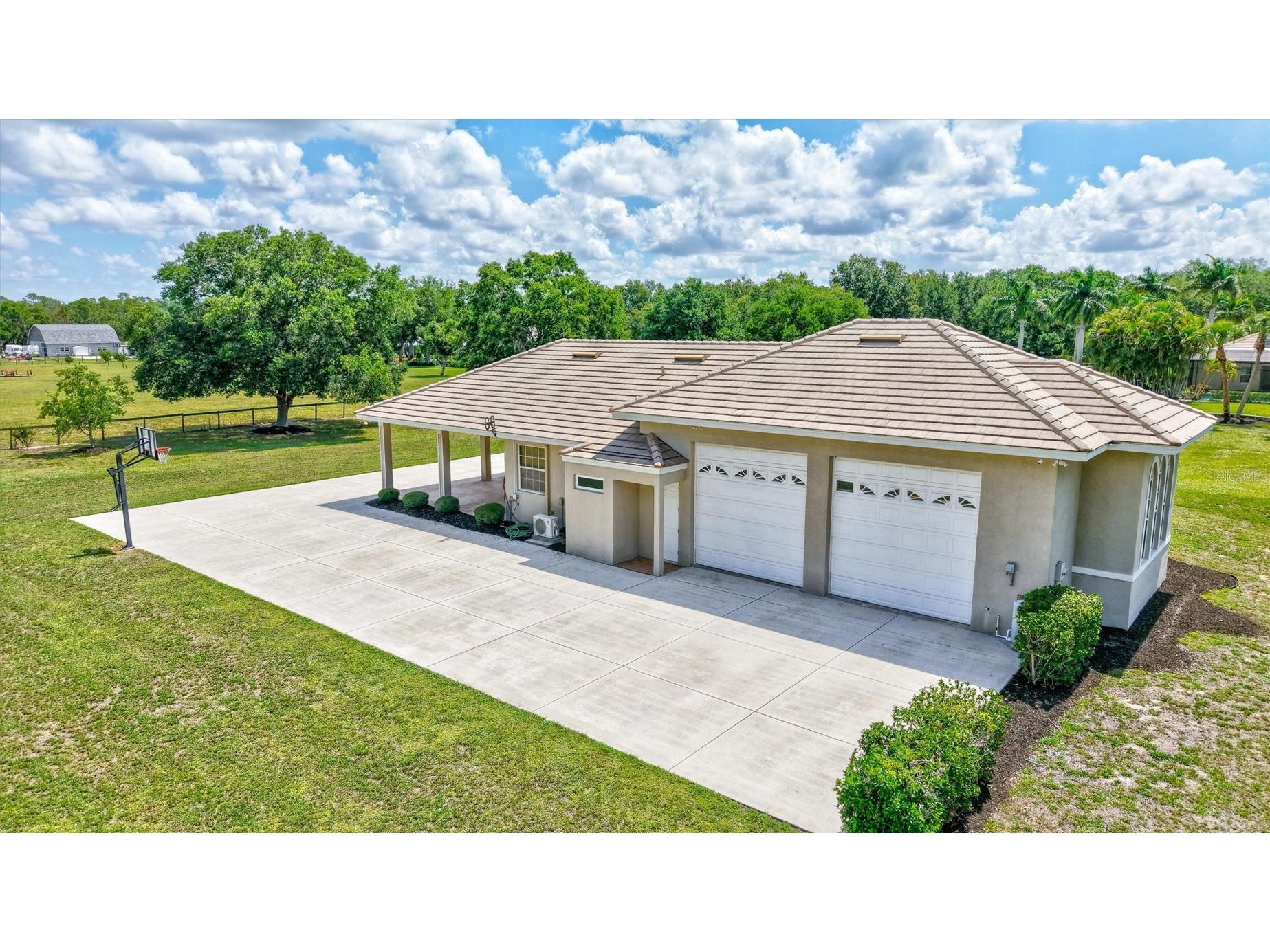 1045 Fox Creek Drive Sarasota FL 34240 A4694380 image19